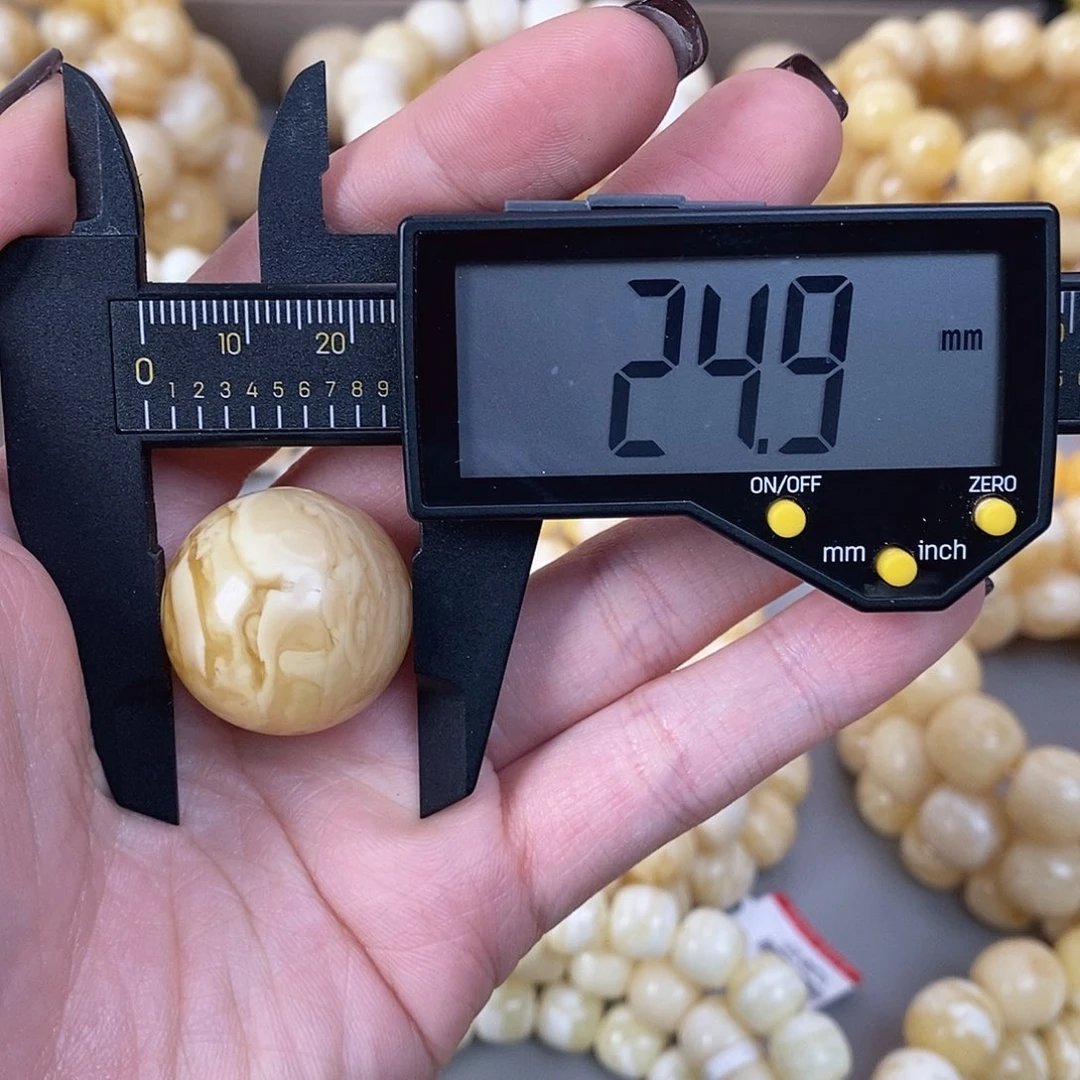 蜜蜡未镶嵌珠宝奇石8.8g