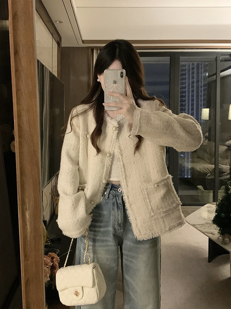 大码女装外套女秋冬新款白色高级感气质小香风上衣名媛流苏短外套