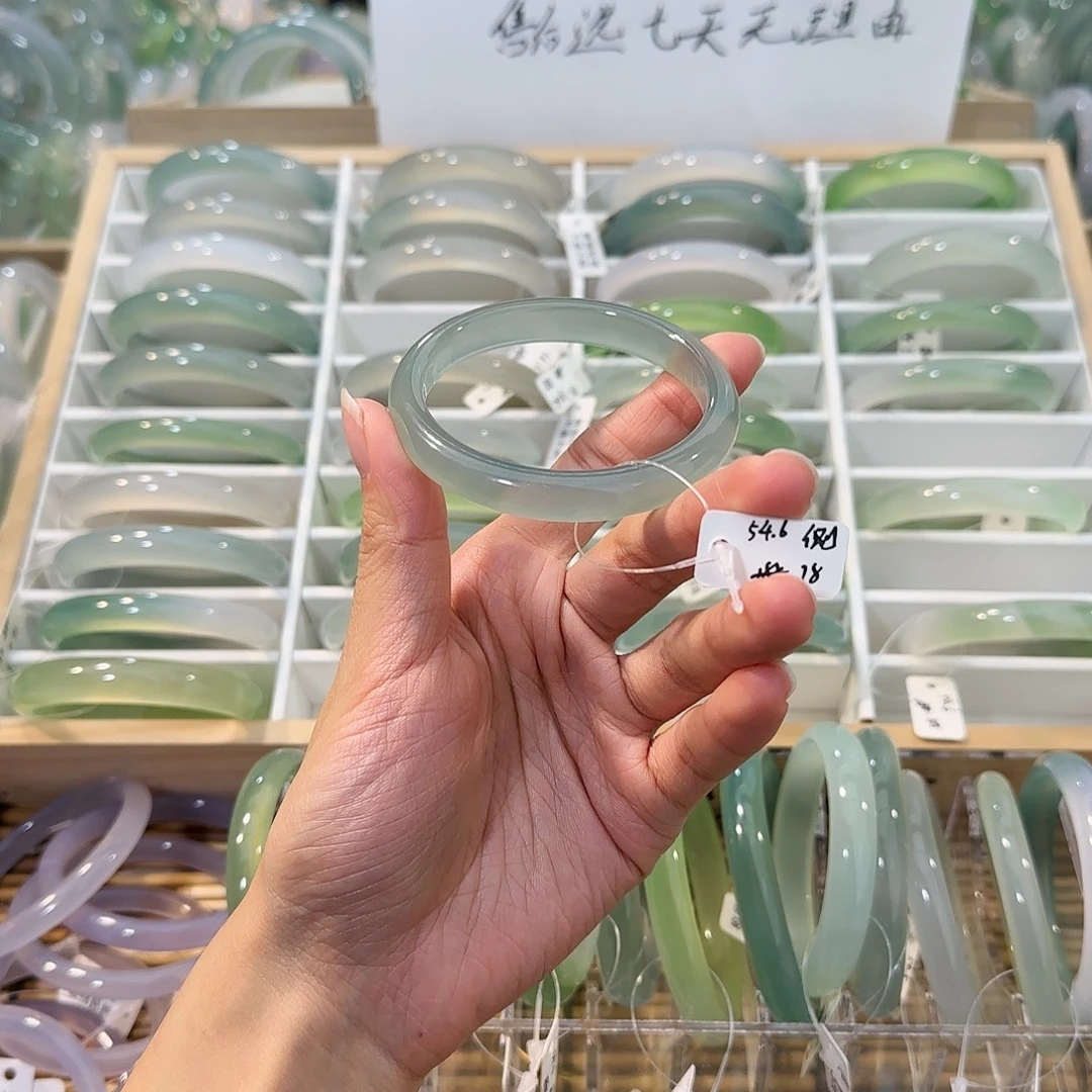 玛瑙/玉髓未镶嵌手镯圈口54.6