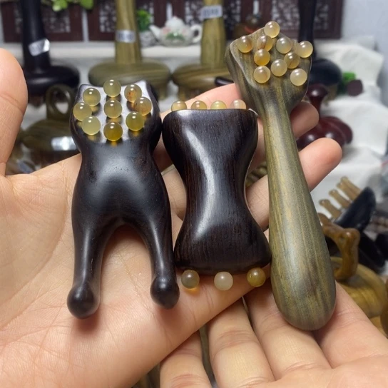 三选一按摩眼部。