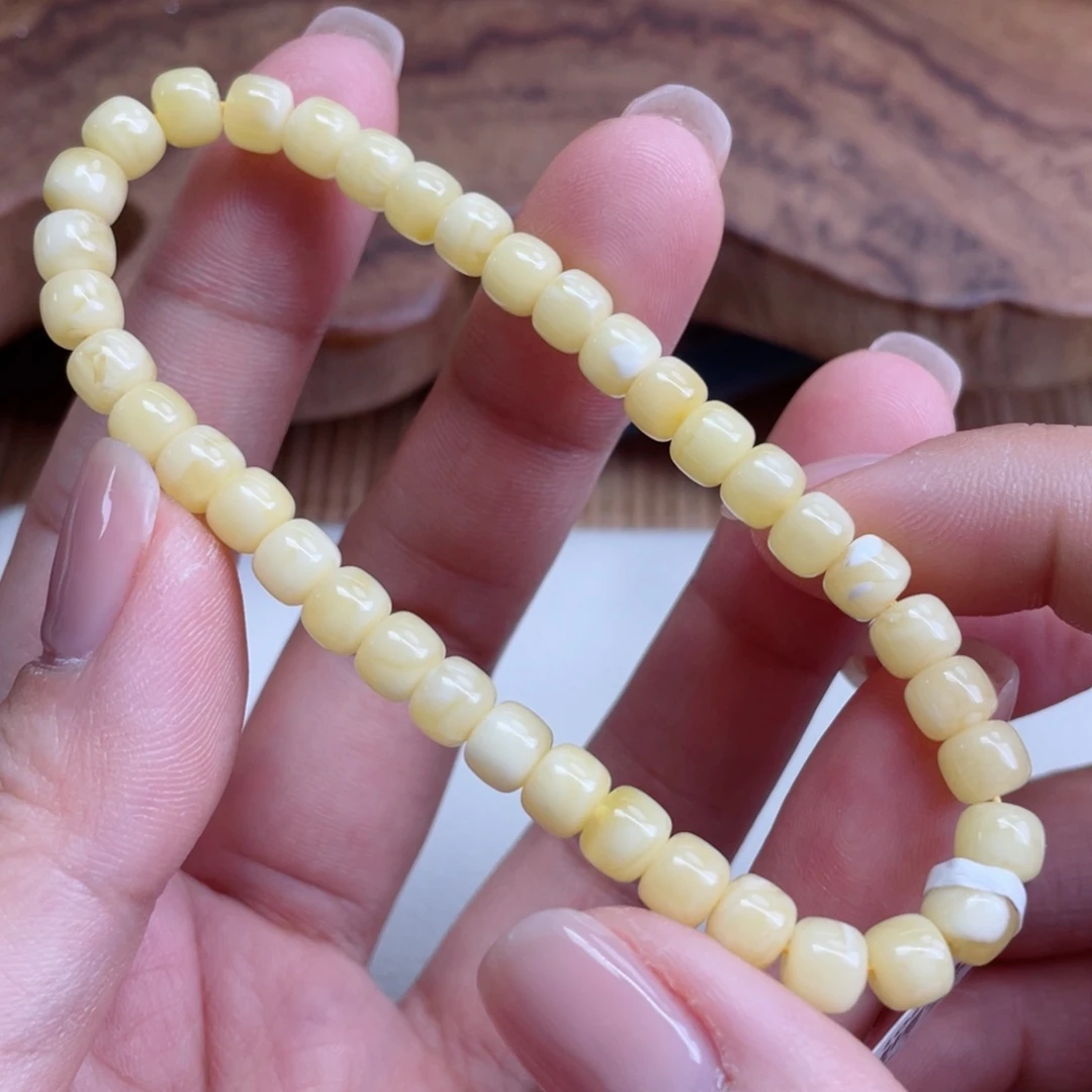 蜜蜡裸石未镶嵌蜜蜡45