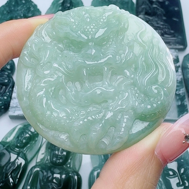 翡翠未镶嵌颈饰天然的A货翡翠多样性发其一