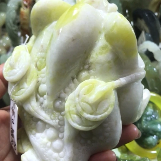 岫玉未镶嵌摆件金蟾