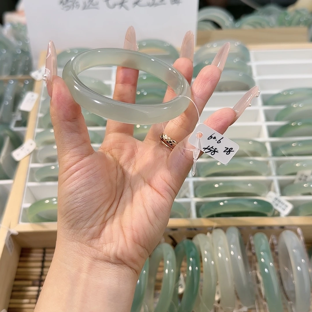 手镯玛瑙/玉髓未镶嵌圈口60.6