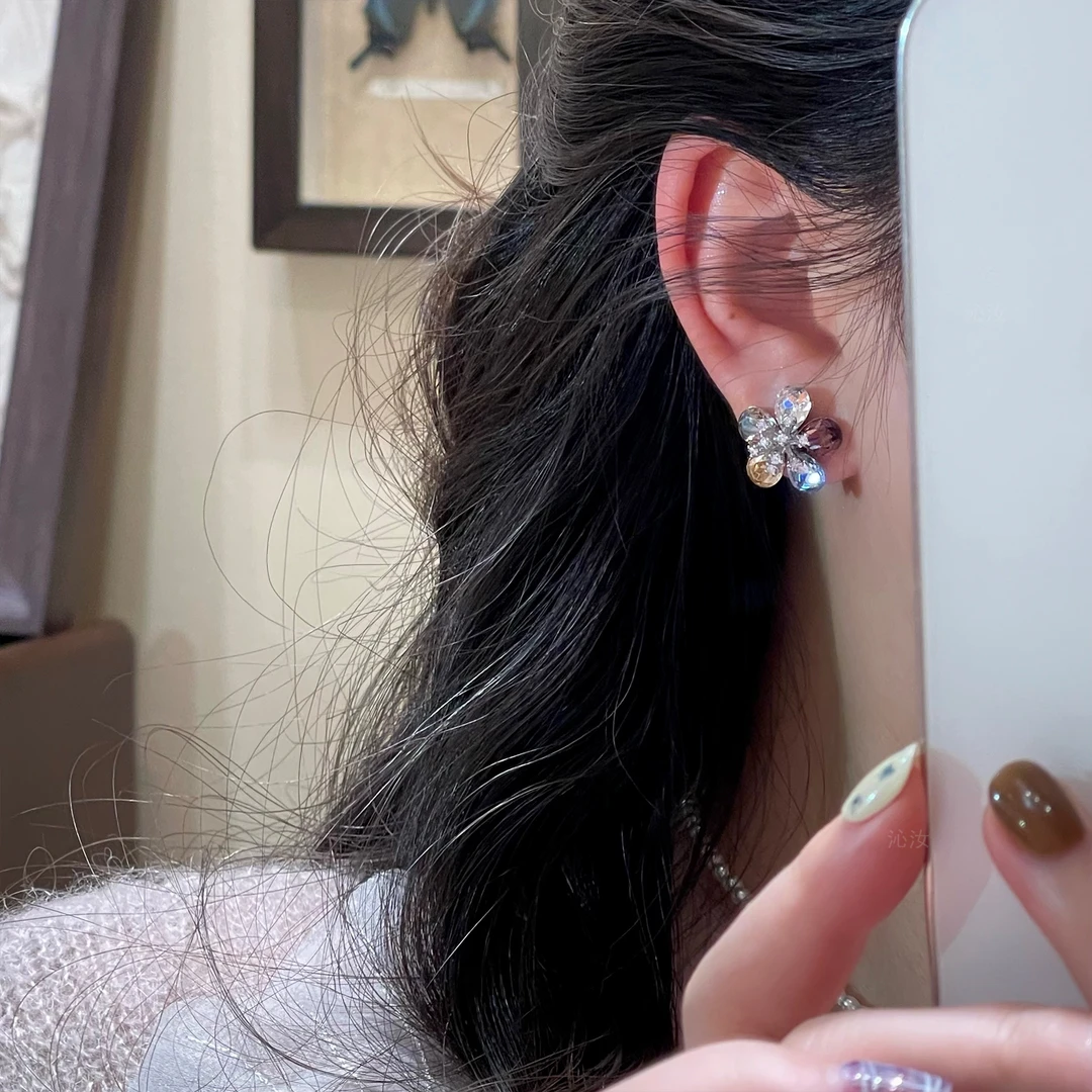 【沁汝饰品】F617五彩花朵耳钉简约小巧精致时尚清新百搭小众