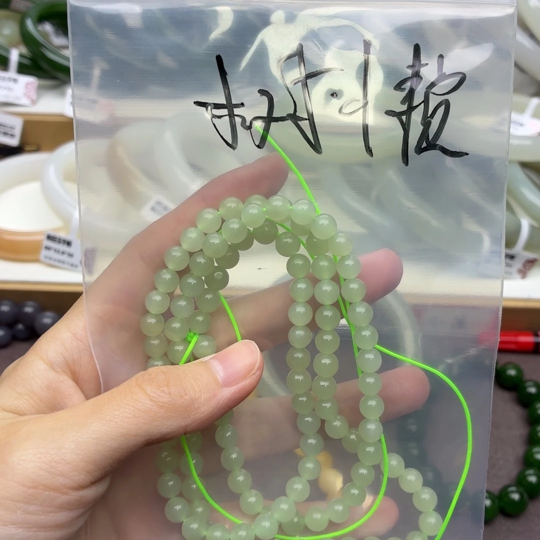 树***懒和田玉未镶嵌手镯