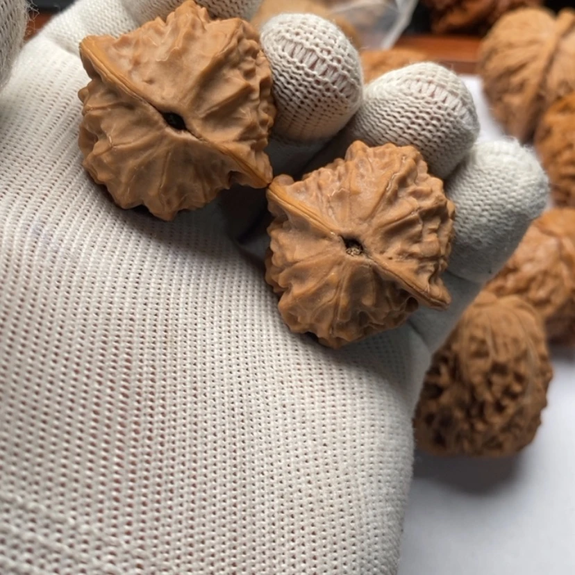 【闪购商品】文玩核桃把件圆**士11瓷娃娃