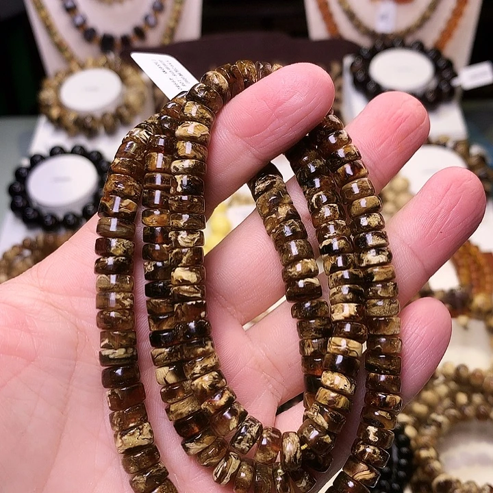 琥珀未镶嵌裸石8+直切满花592