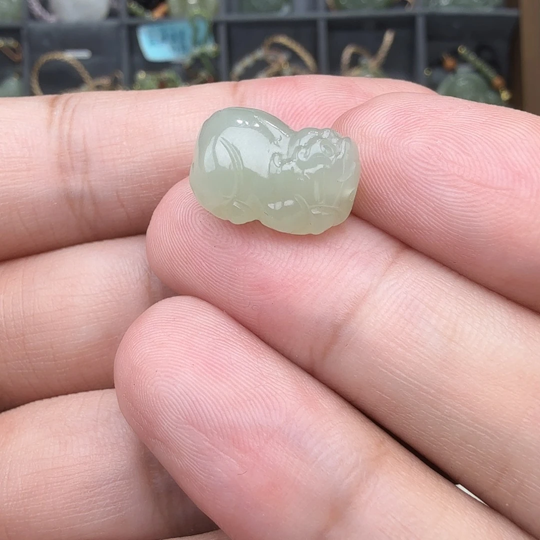 和田玉未镶嵌吊坠(不含链)小貔貅