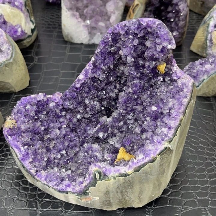 未镶嵌发饰水晶 紫晶洞