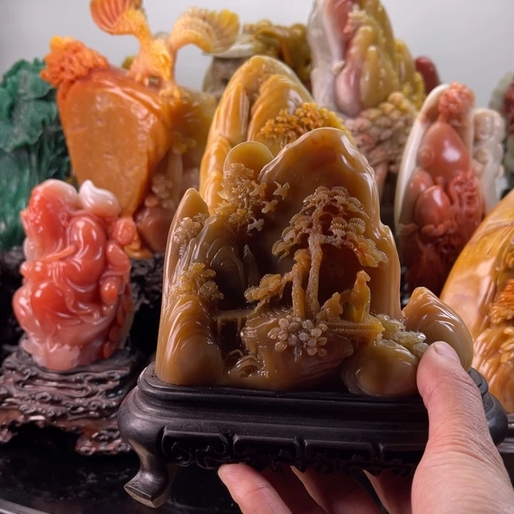 田黄石抱琴访友摆件
