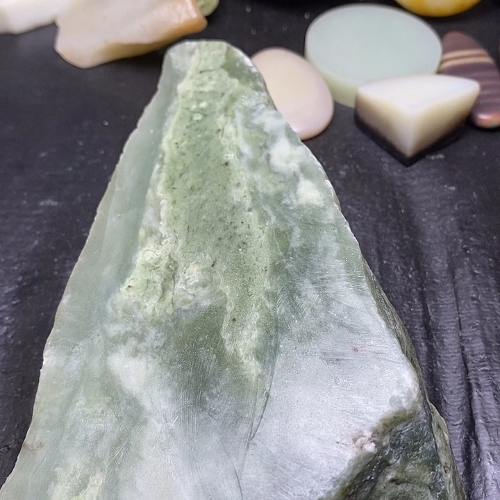 未镶嵌和田玉摆件
