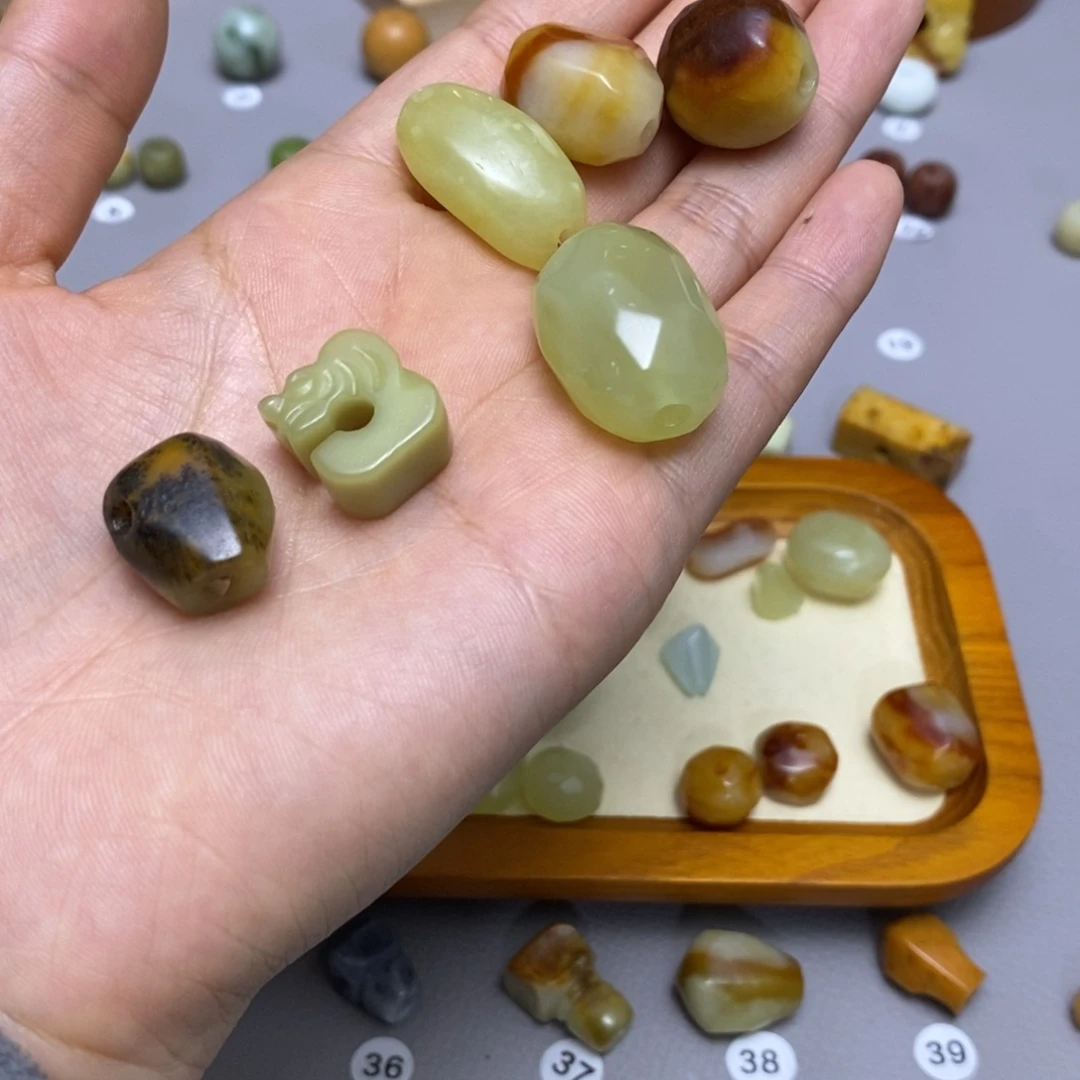 蛇纹石玉配饰合金t****g