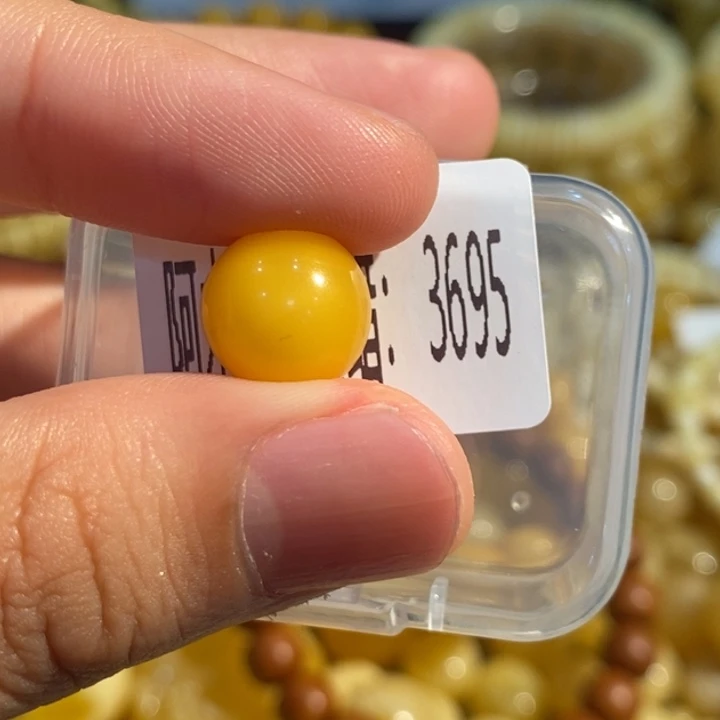 琥珀未镶嵌珠宝奇石3695