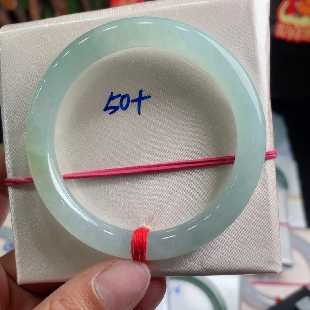 翡翠手镯未镶嵌€***?缅甸翡翠手镯