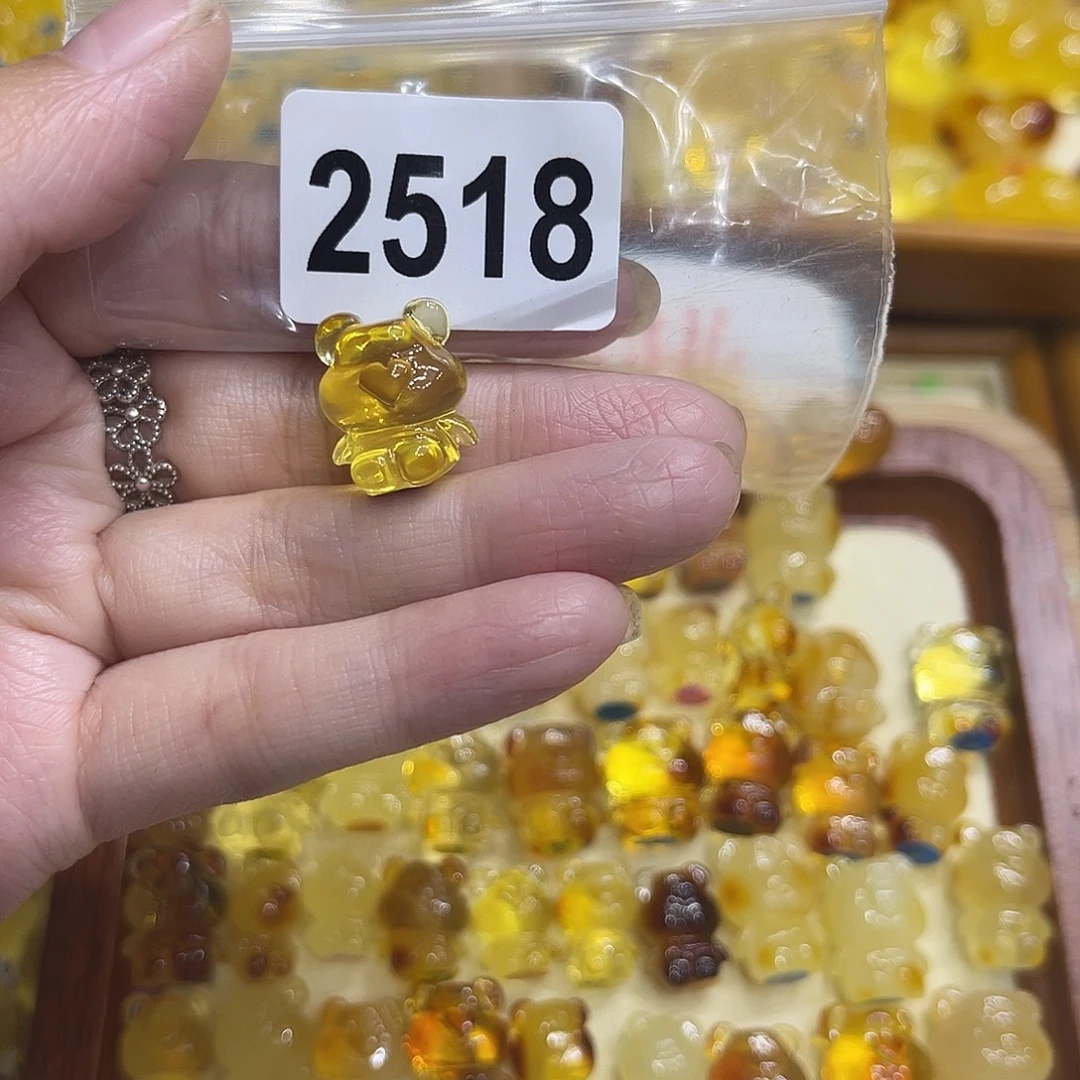 琥珀未镶嵌颈饰蜜蜡