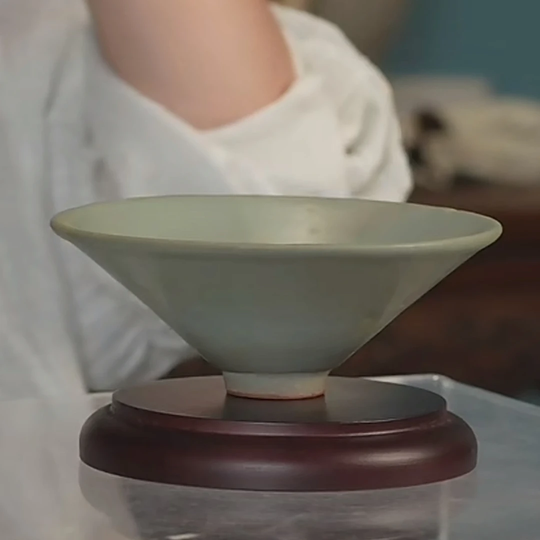 龙泉窑仿汝釉斗笠盏