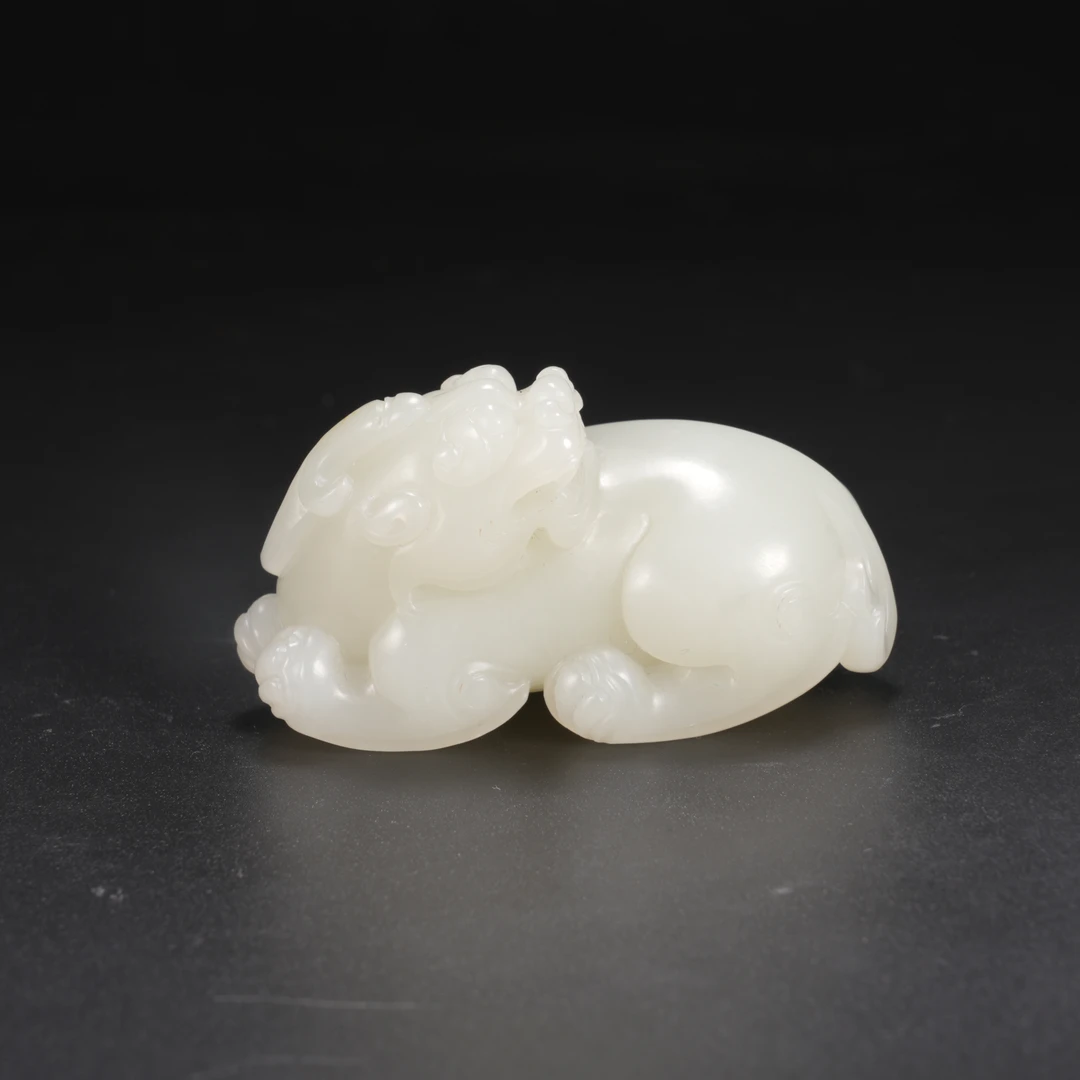 lot25和田玉籽儿貔貅雕件/保利拍卖