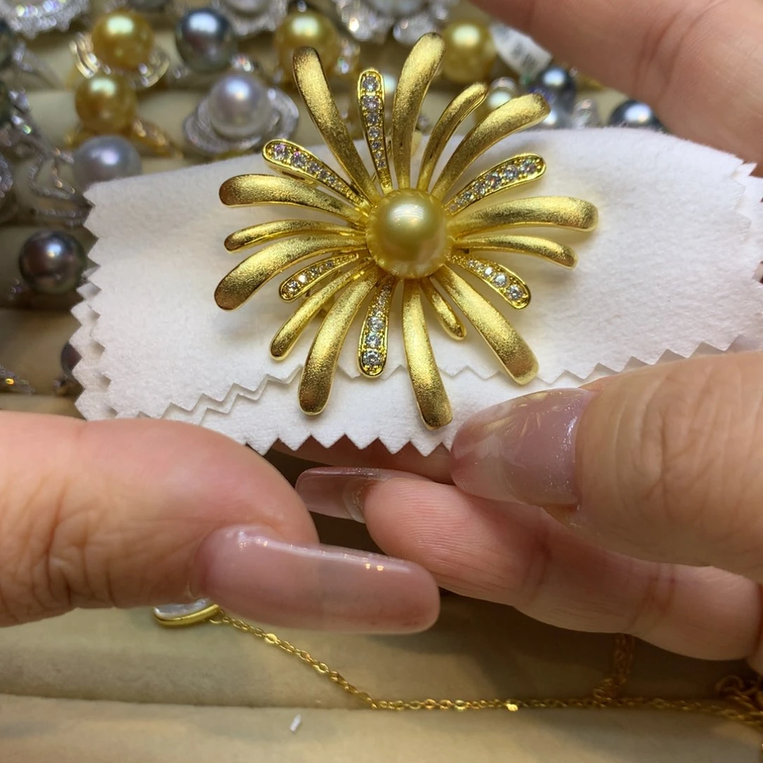 未镶嵌胸饰海水珍珠