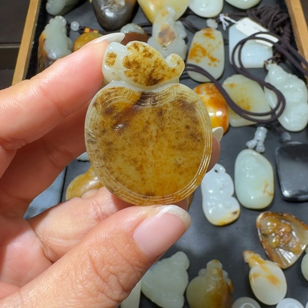 和田玉未镶嵌吊坠(不含链)
