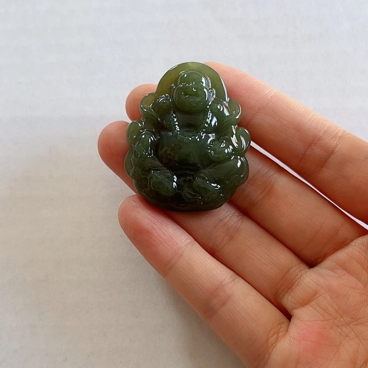 柠***果和田玉未镶嵌颈饰