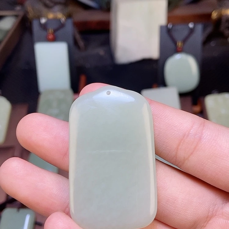 【闪购商品】颈饰未镶嵌和田玉