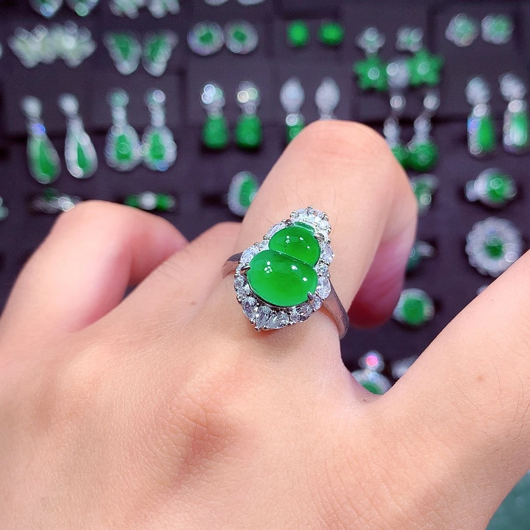 颈饰未镶嵌翡翠天然