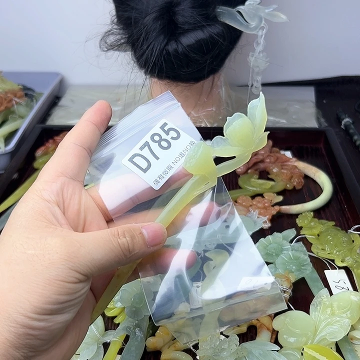 蛇纹石玉发饰合金丝**缘