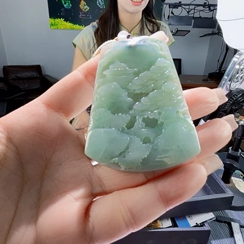 颈饰未镶嵌翡翠一个