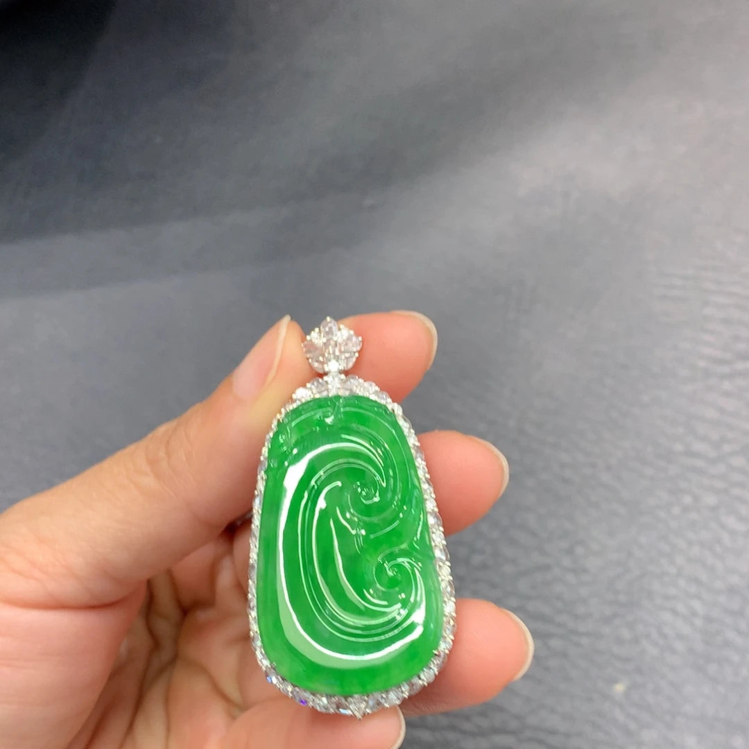 吊坠(不含链)18K金镶嵌翡翠