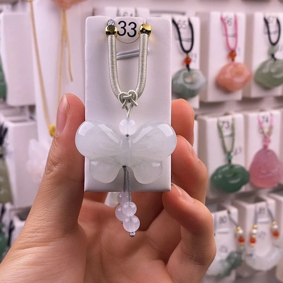 小***陈颈饰未镶嵌石英岩玉