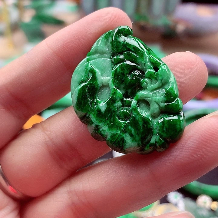 翡翠未镶嵌颈饰翡翠