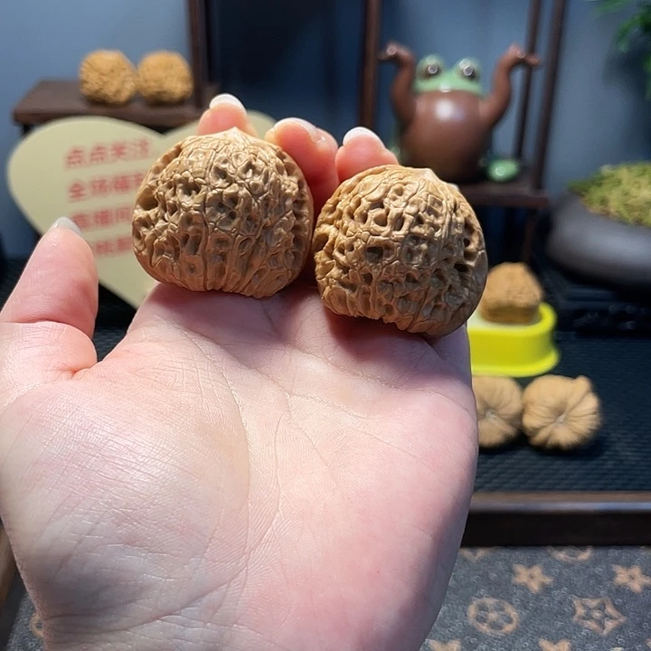 文玩核桃把件只***间大团圆闪34
