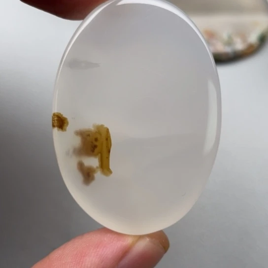 玛瑙/玉髓颈饰未镶嵌行***止