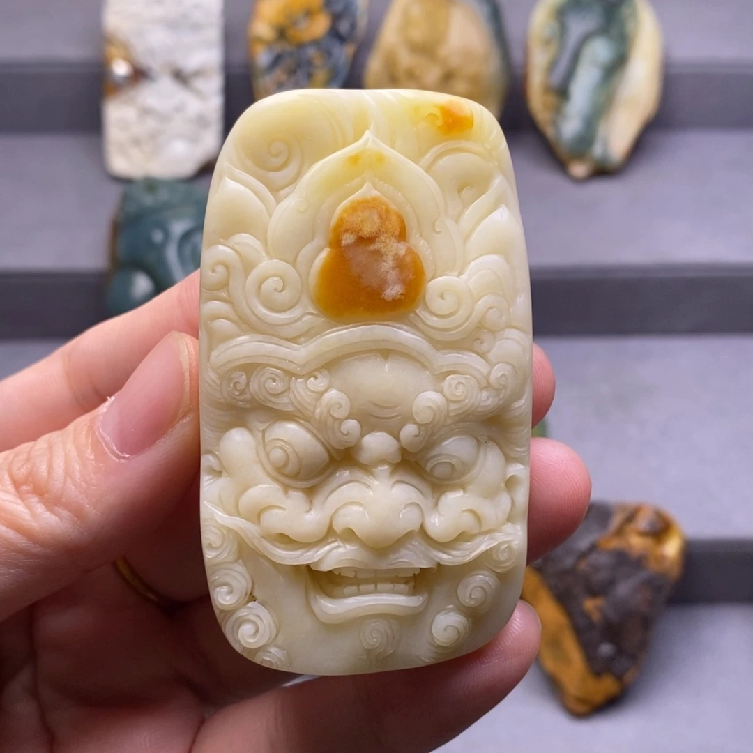 首****岫玉未镶嵌颈饰挂件