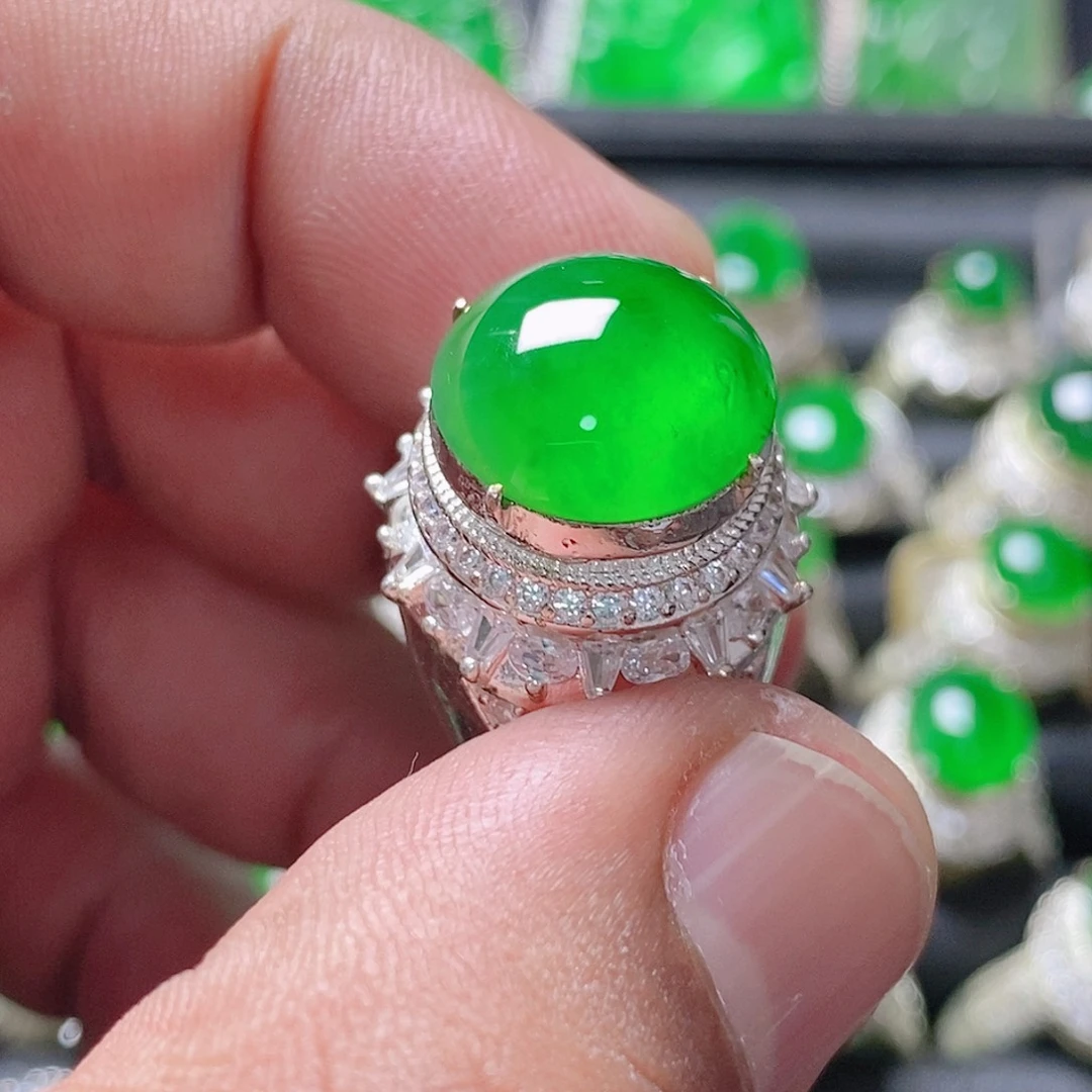 翡翠未镶嵌颈饰