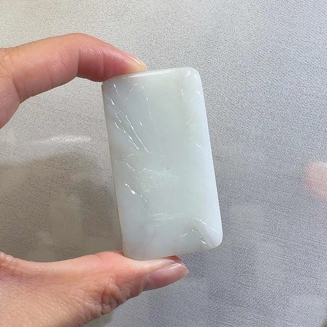 和田玉颈饰未镶嵌笃*悠米达牌子