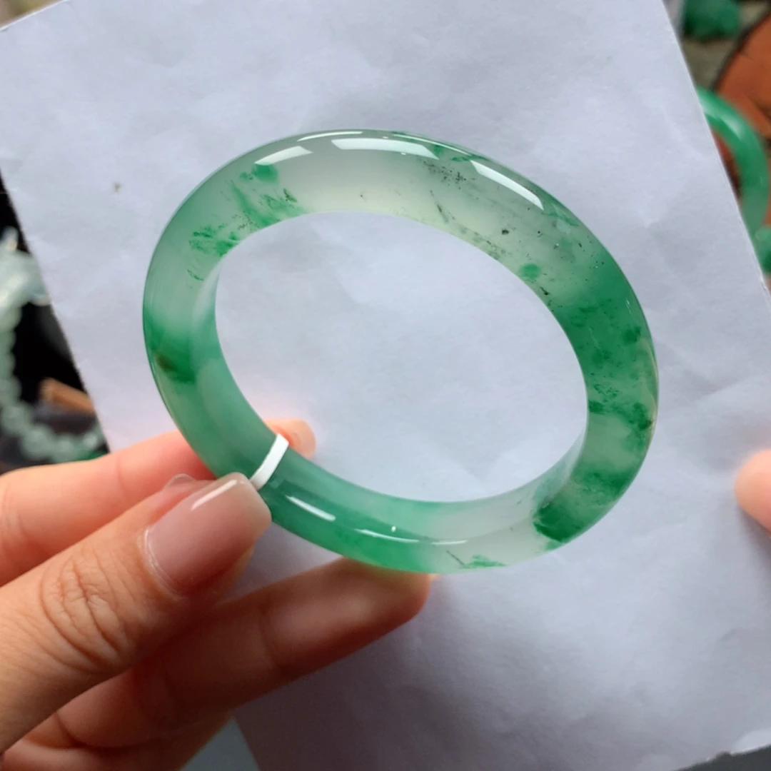 【闪购商品】石英质玉手镯未镶嵌