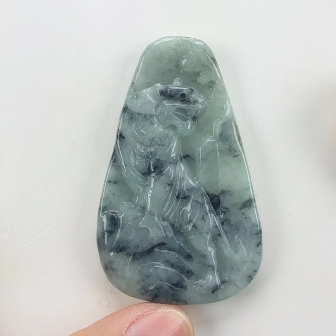 翡翠挂件未镶嵌翡翠