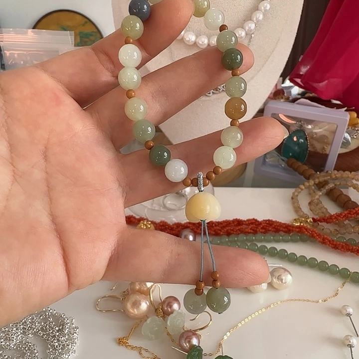 和田玉（糖玉）未镶嵌手链设计款卡8加多宝天然结构