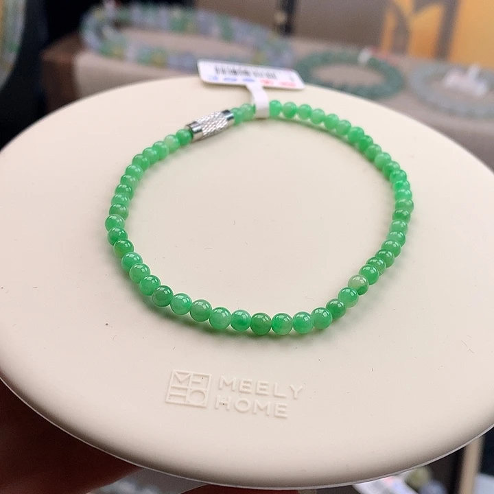 翡翠合金手链果绿。炸