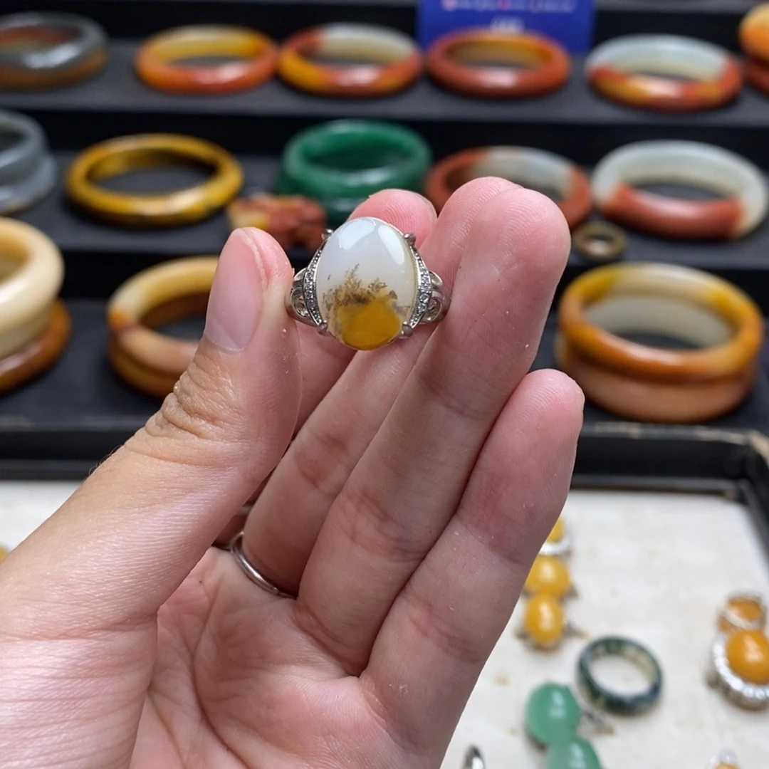 石英质玉（黄龙玉）手镯未镶嵌秦**Y