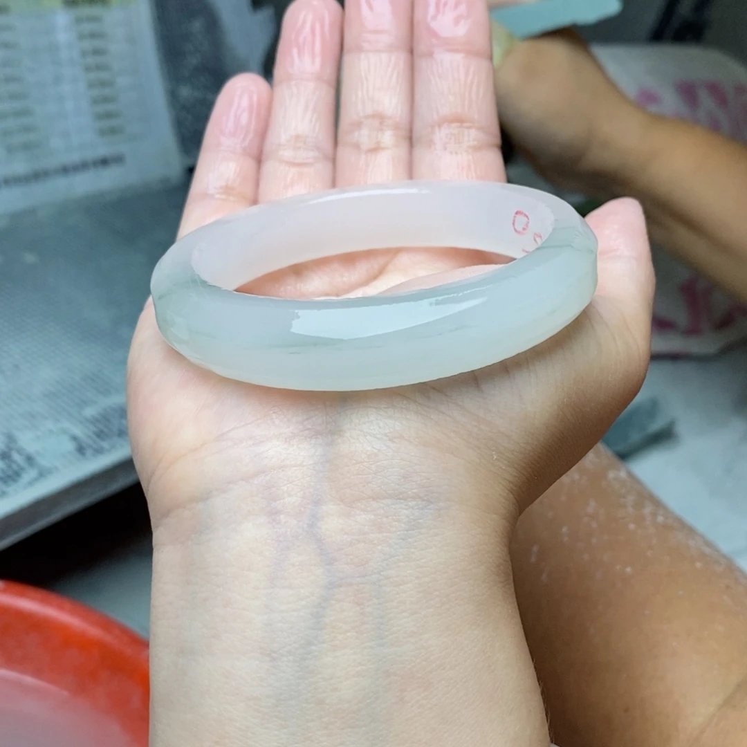 小***俊石英质玉手镯未镶嵌定制