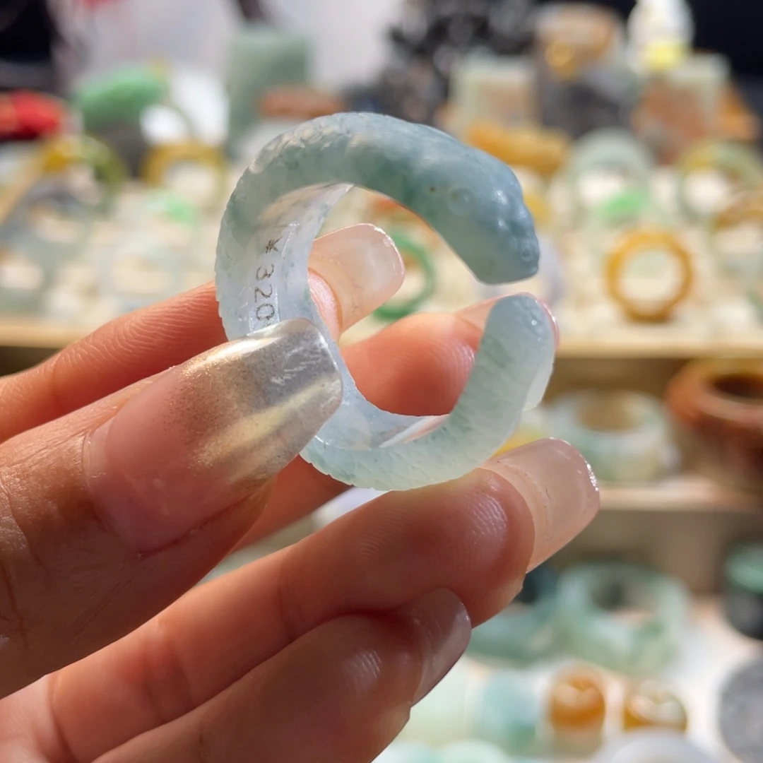 定制翡翠未镶嵌戒指