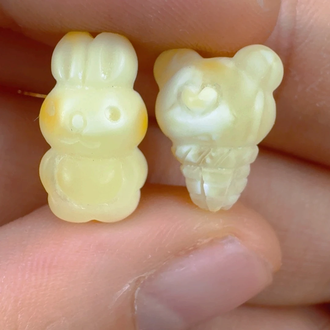 琥珀未镶嵌珠宝奇石全品一对小可爱