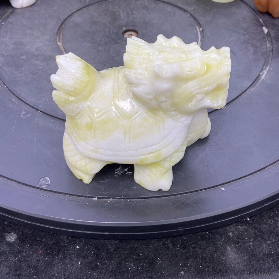 淡***然石材天然岫岩玉摆件