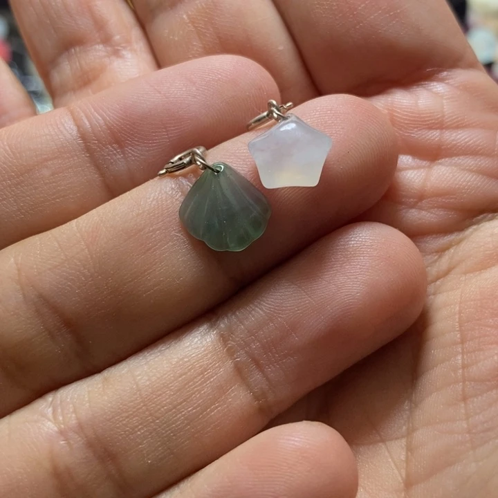 猴***盒翡翠未镶嵌颈饰我在