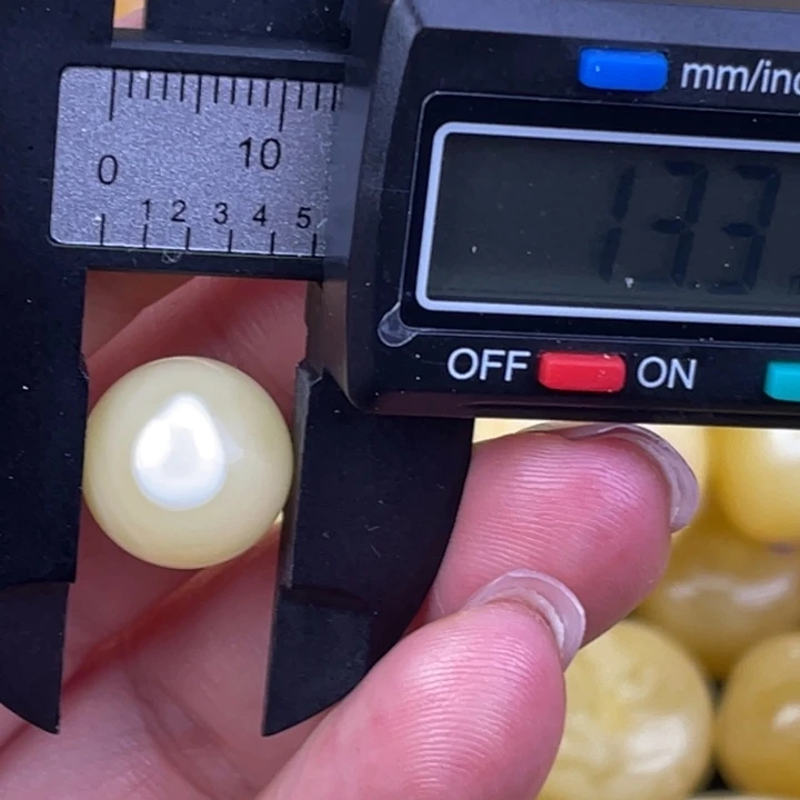 蜜蜡未镶嵌裸石268微瑕