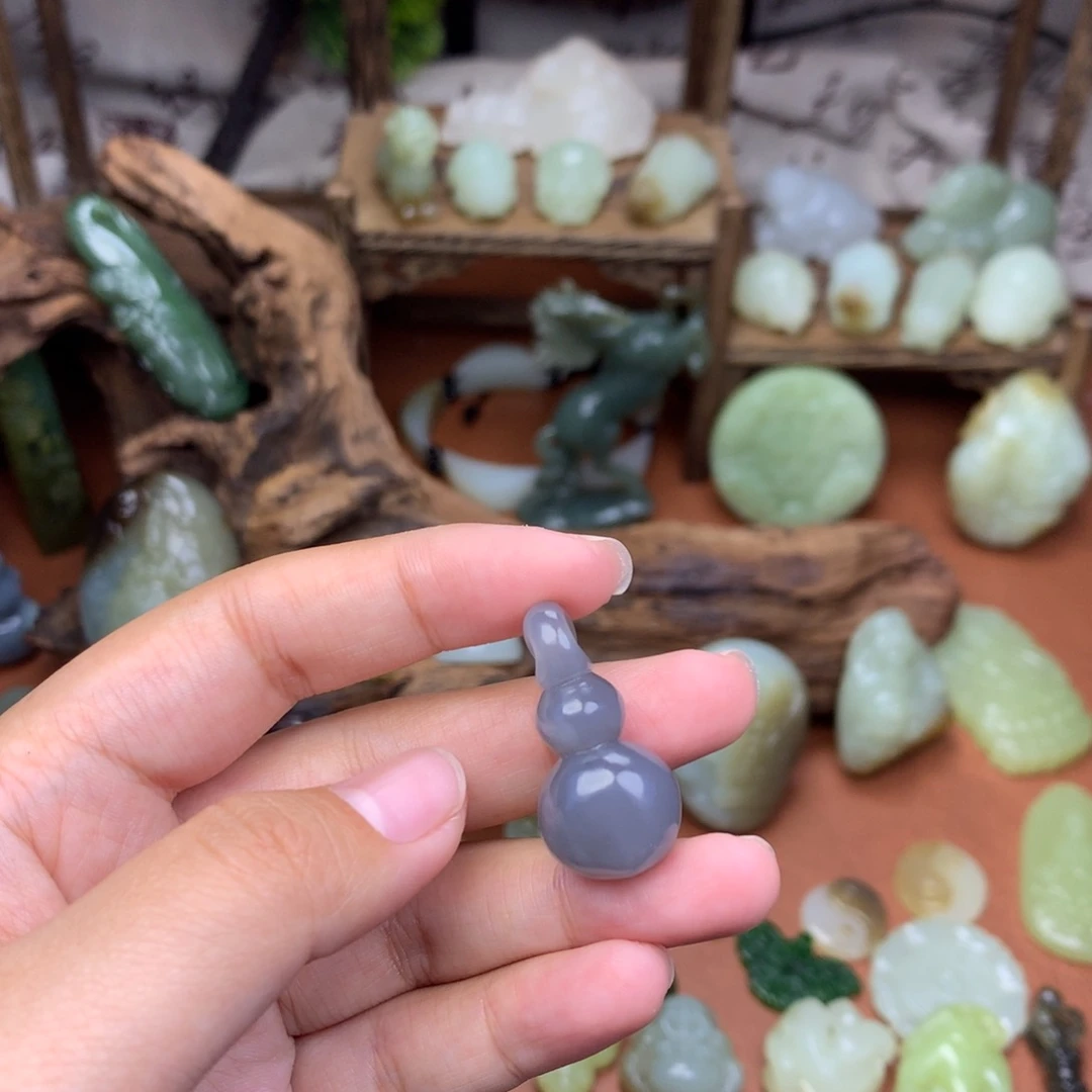 和田玉未镶嵌挂件