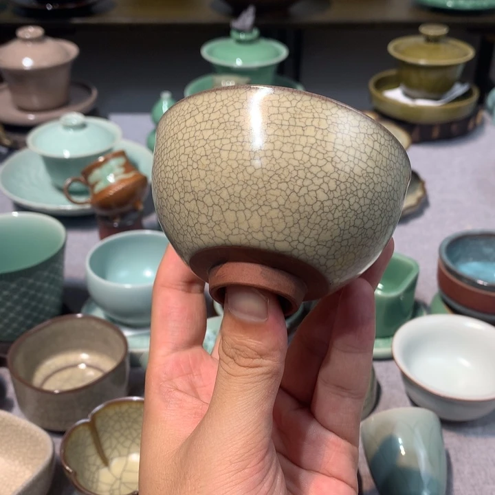 龙泉青瓷传世哥窑金丝铁线米黄釉